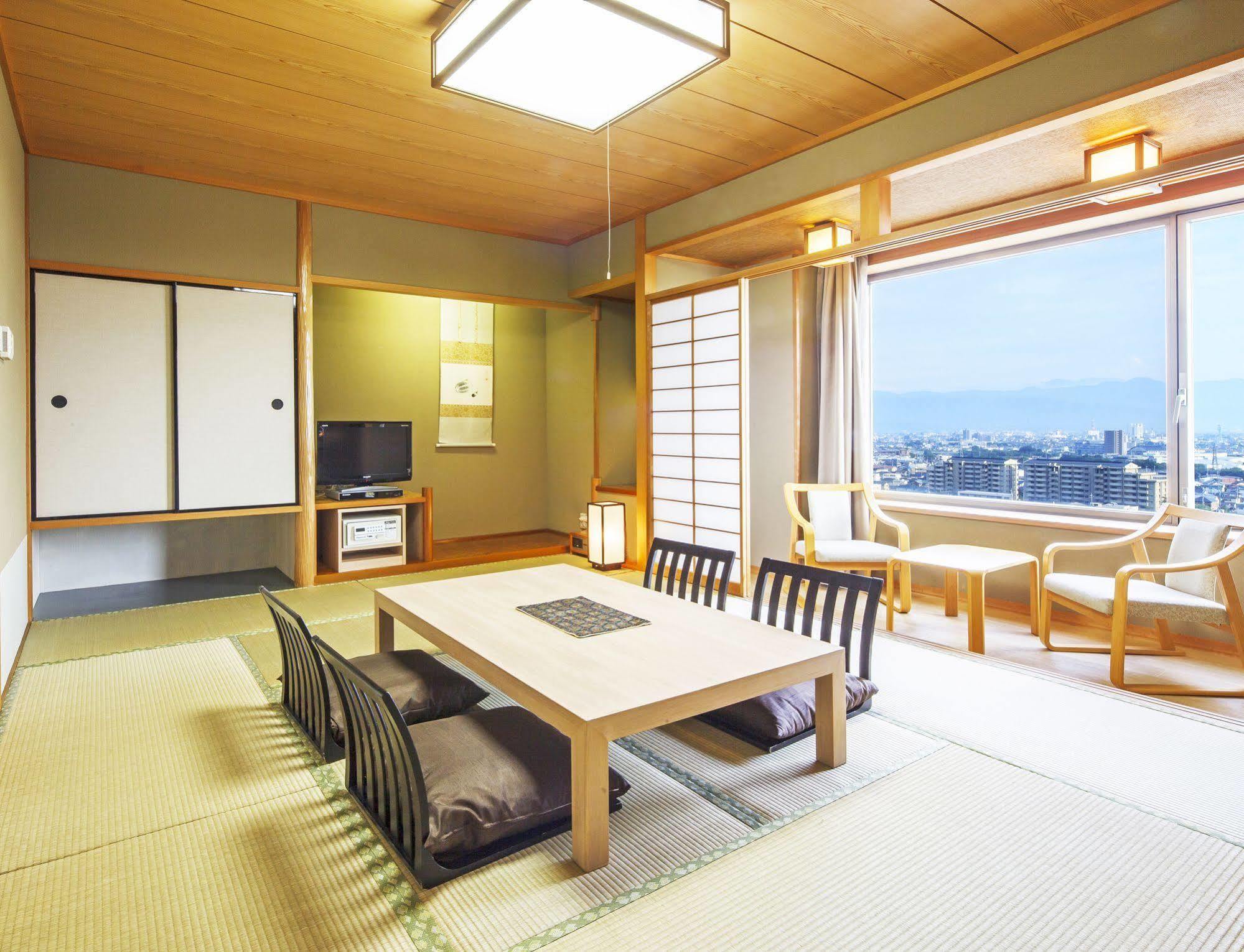 Kofu Kinenbi Hotel Exterior photo