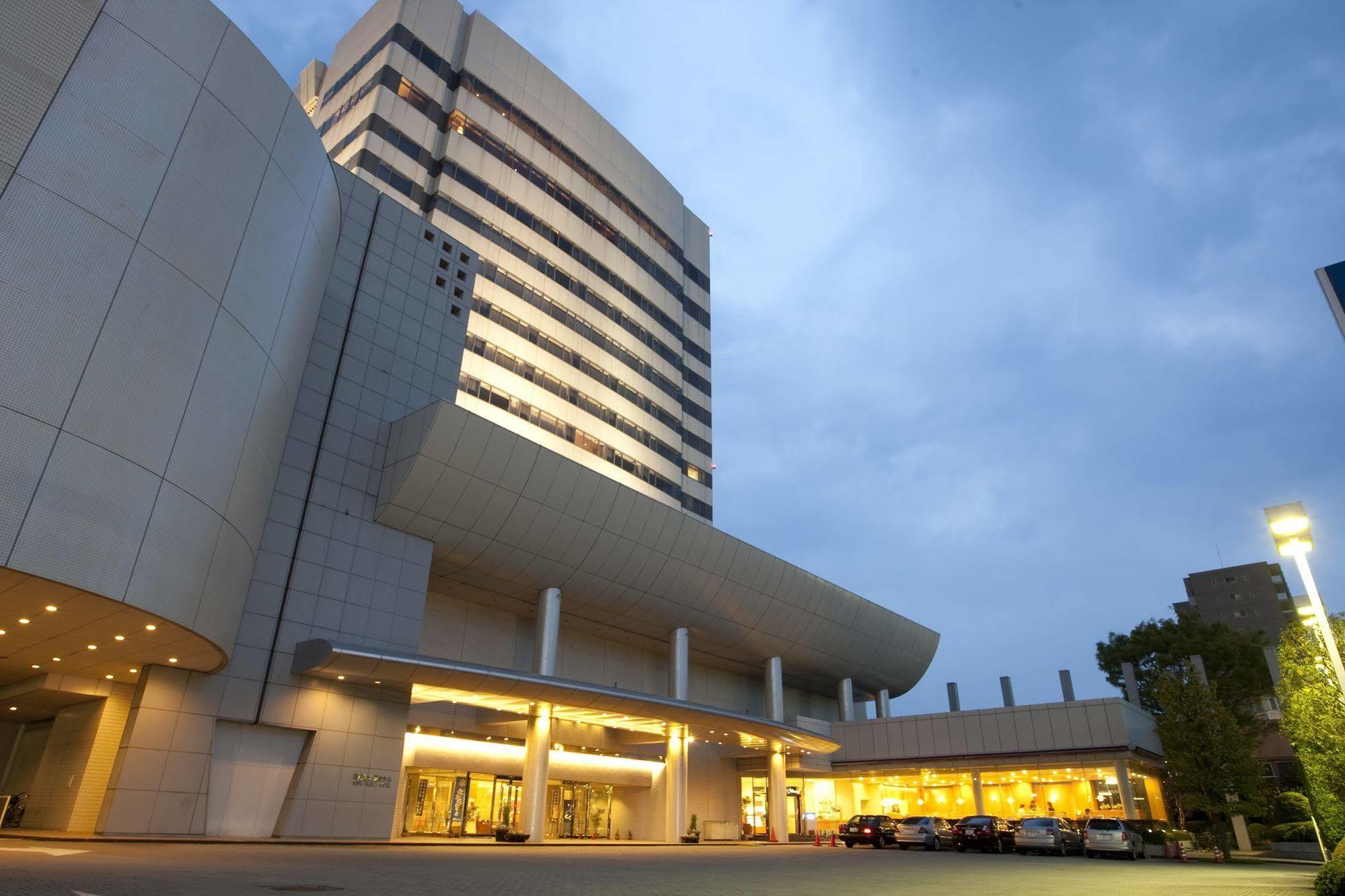 Kofu Kinenbi Hotel Exterior photo
